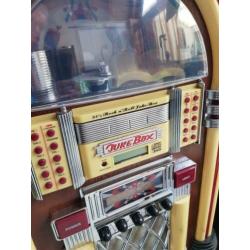 Juke box 30 jaar oud radio cd