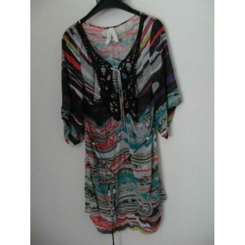 Vrolijk gekleurde blouse merk Summum maat L