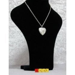 1770. Ketting met medaillon hart zilverkleur foto locket