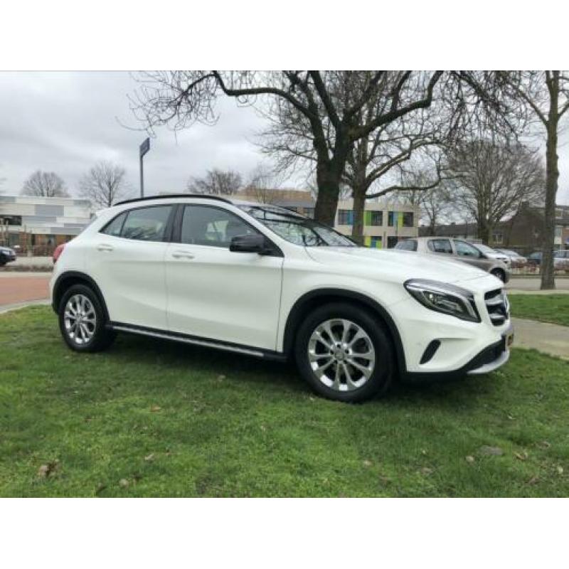 Mercedes GLA-Klasse Gla180 CDI Aut7 2015 Wit Panoramadak