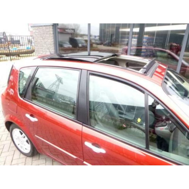 Renault SCENIC 2.0 16V Automaat + Panoramadak - Xenon - Trek