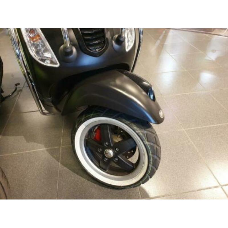 Vespa S snor Mat Zwart