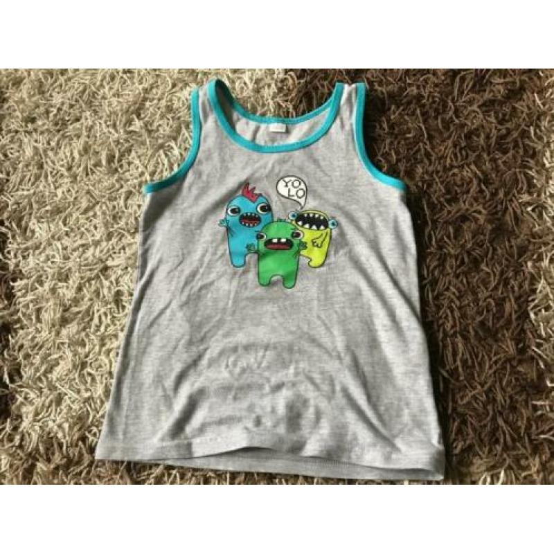 3 onderhemden Paw Patrol en 2 x monsters maat 122/128