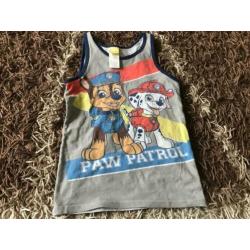 3 onderhemden Paw Patrol en 2 x monsters maat 122/128
