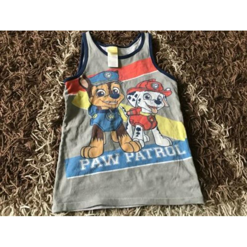 3 onderhemden Paw Patrol en 2 x monsters maat 122/128