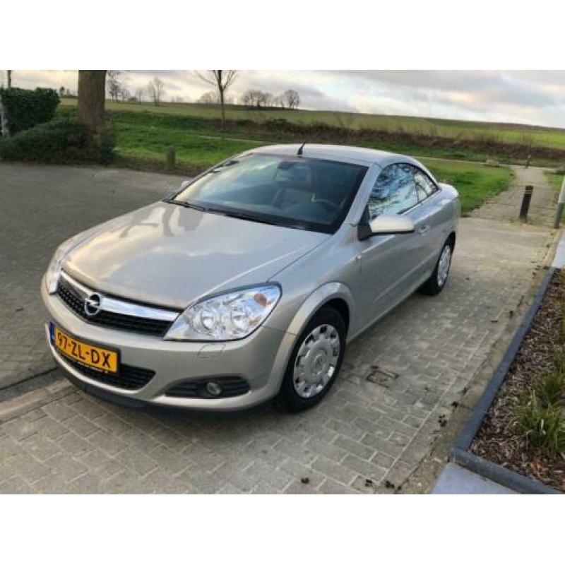 Opel Astra Twintop 1.8-16V 140pk 2008 Grijs