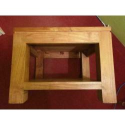 salontafel taek 60x60 cm hoogte 45 cm massief
