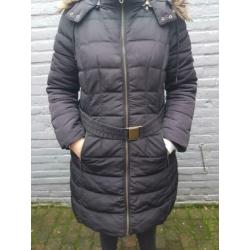 Mooie zwarte lange winterjas te koop maat 42