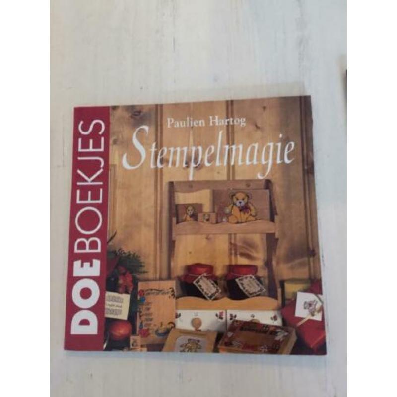 Heel veel hobby boekjes 0,50 p.s.