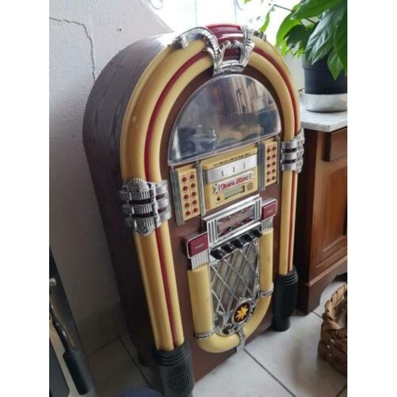 Juke box 30 jaar oud radio cd