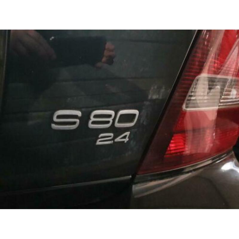 Volvo S80 2.4 170PK AUT 2002 Zwart € 1859, jaar APK