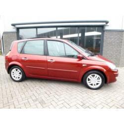 Renault SCENIC 2.0 16V Automaat + Panoramadak - Xenon - Trek