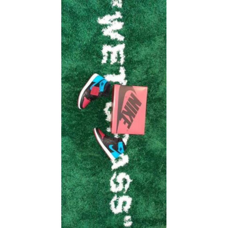 Nike Air Jordan 1 'Unc To Chicago' maat 42
