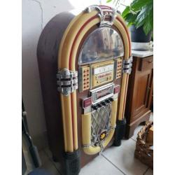 Juke box 30 jaar oud radio cd