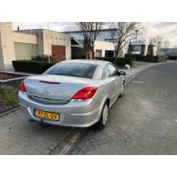 Opel Astra Twintop 1.8-16V 140pk 2008 Grijs