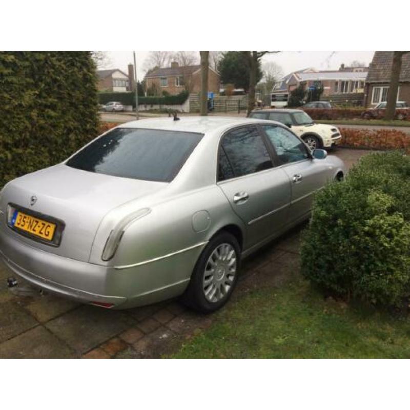 Lancia Thesis 3.0 V6 Comfortronic 2005+THESIS 2.4JTD bj 2006
