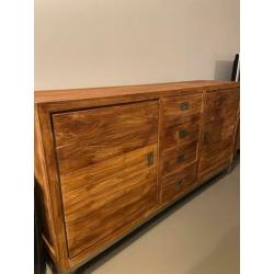 Mooie teakhouten dressoir met metalen poten