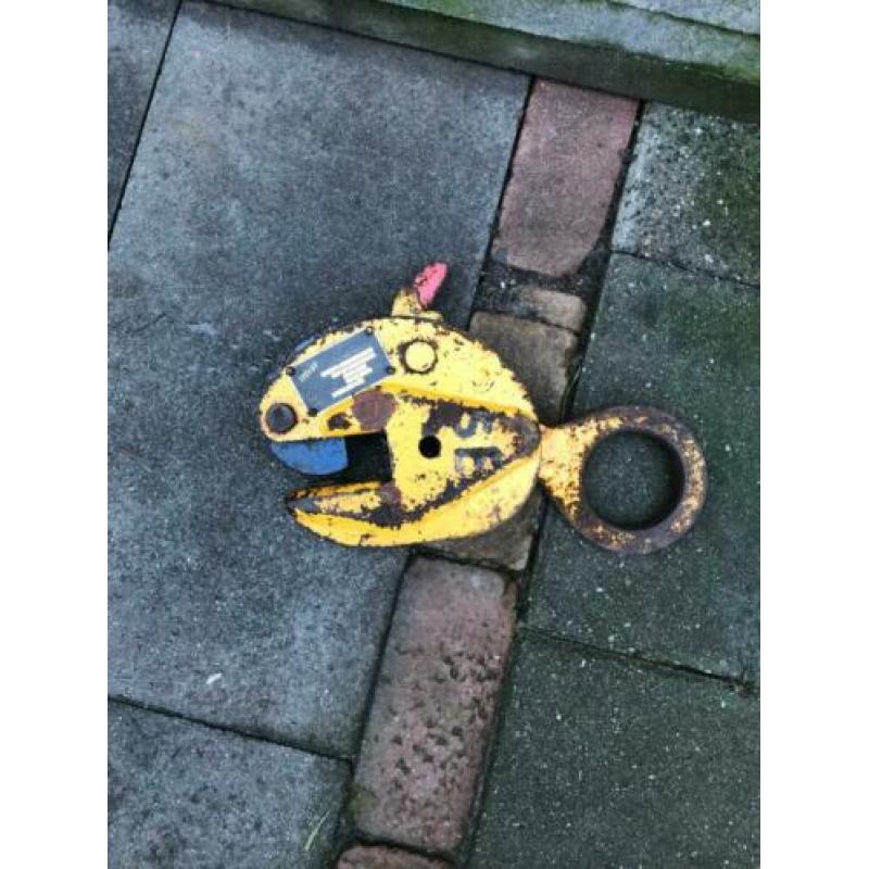 te koop:Terrier platenklemmen , platenhijsklem 1 ton