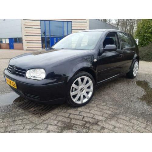 Volkswagen Golf 1.6 77KW 2002 Zwart 5Deurs Airco