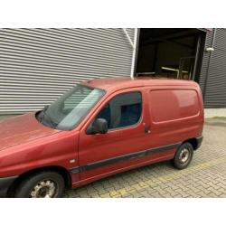 Peugeot Partner rijd perfect! lage km stand diesel