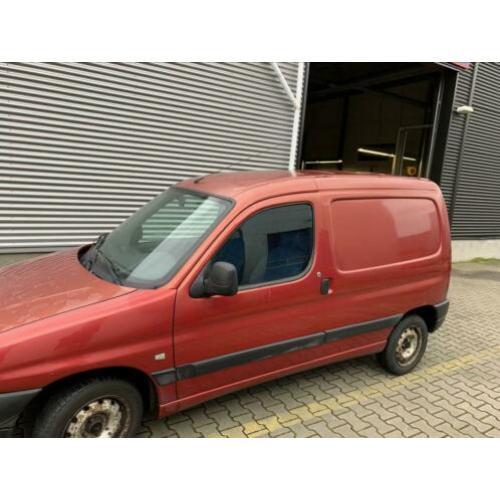 Peugeot Partner rijd perfect! lage km stand diesel