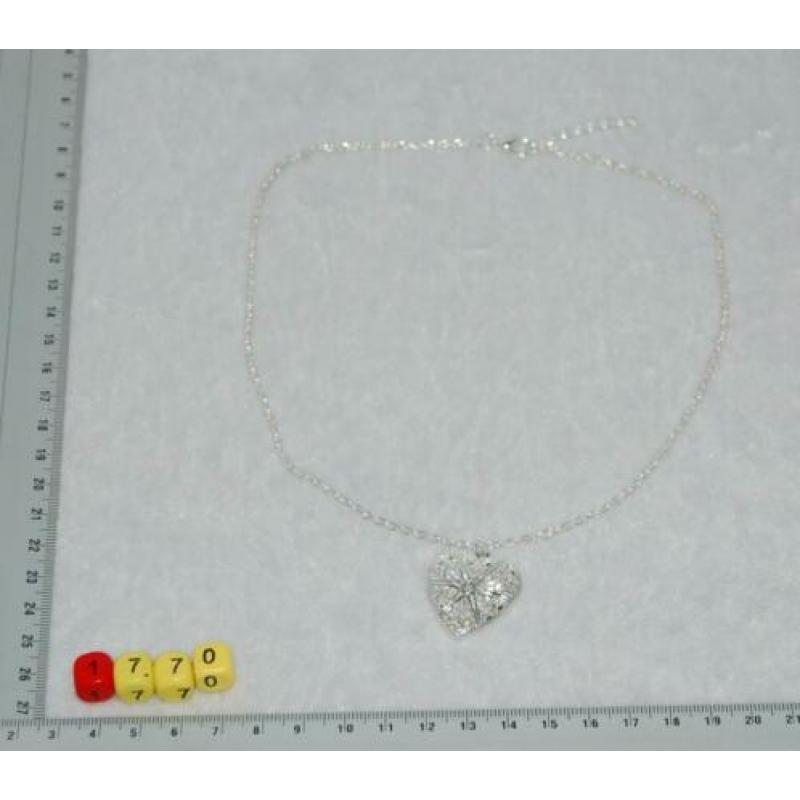 1770. Ketting met medaillon hart zilverkleur foto locket
