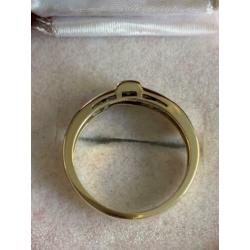 14 krt.geel gouden diamonde ring met 7 diamanten