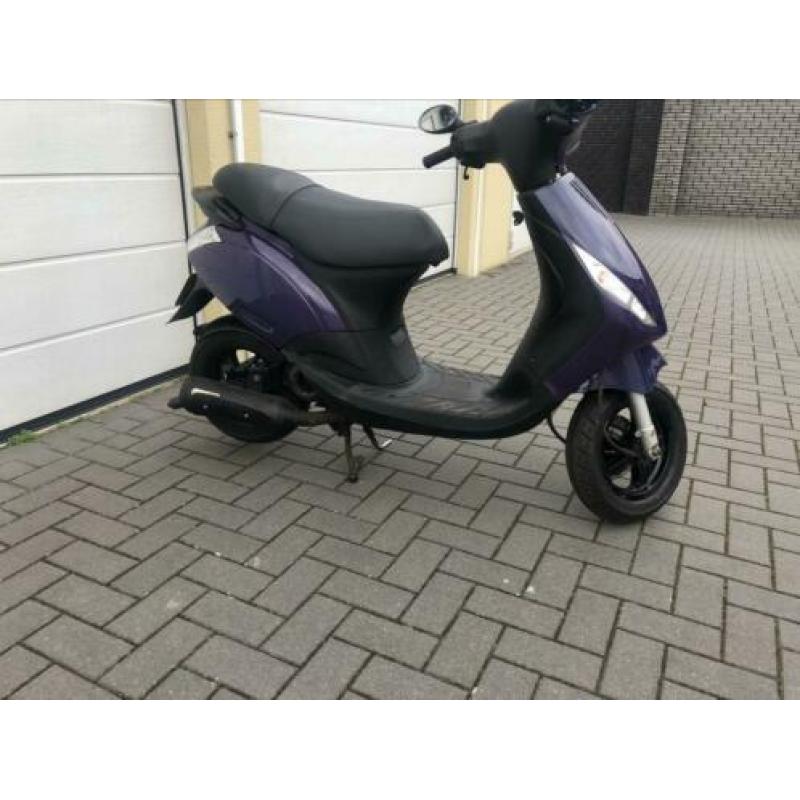Piaggio zip 2t special paint multi flakes scooter brom aerox