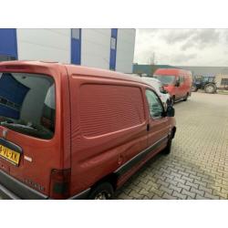 Peugeot Partner rijd perfect! lage km stand diesel