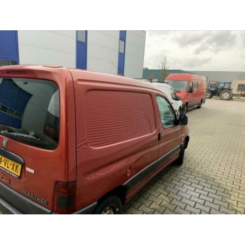Peugeot Partner rijd perfect! lage km stand diesel