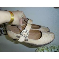 S7) cellini lage hak leren schoenen maat 6,5 = 39,5
