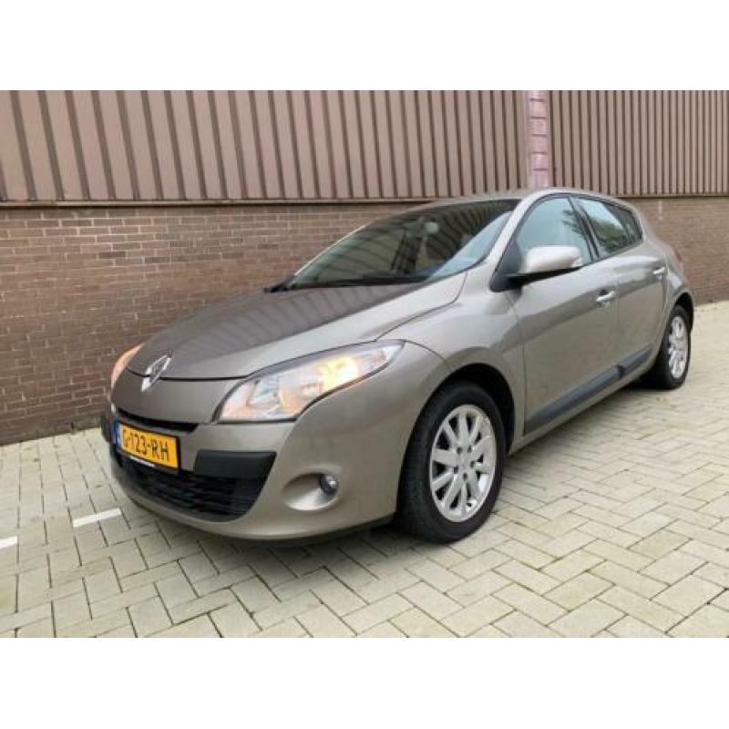 Renault Mégane 2.0 Dynamique Automaat Navi 91.000 2009