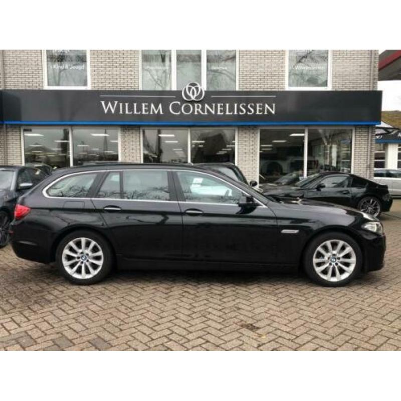 BMW 5-serie Touring 520d Executive Aut. Panoramadak Trekhaak