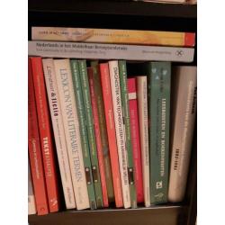 Studieboeken Nederlands en journalistiek