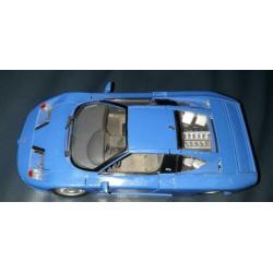 Maisto 1:18 Bugatti EB110 blauw