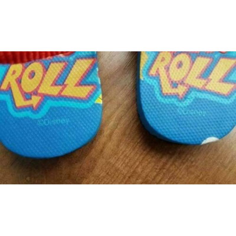 Nieuwe teenslippers met bandje maat 24 Disney