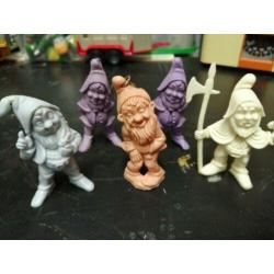 Oude figuurtjes van kabouters