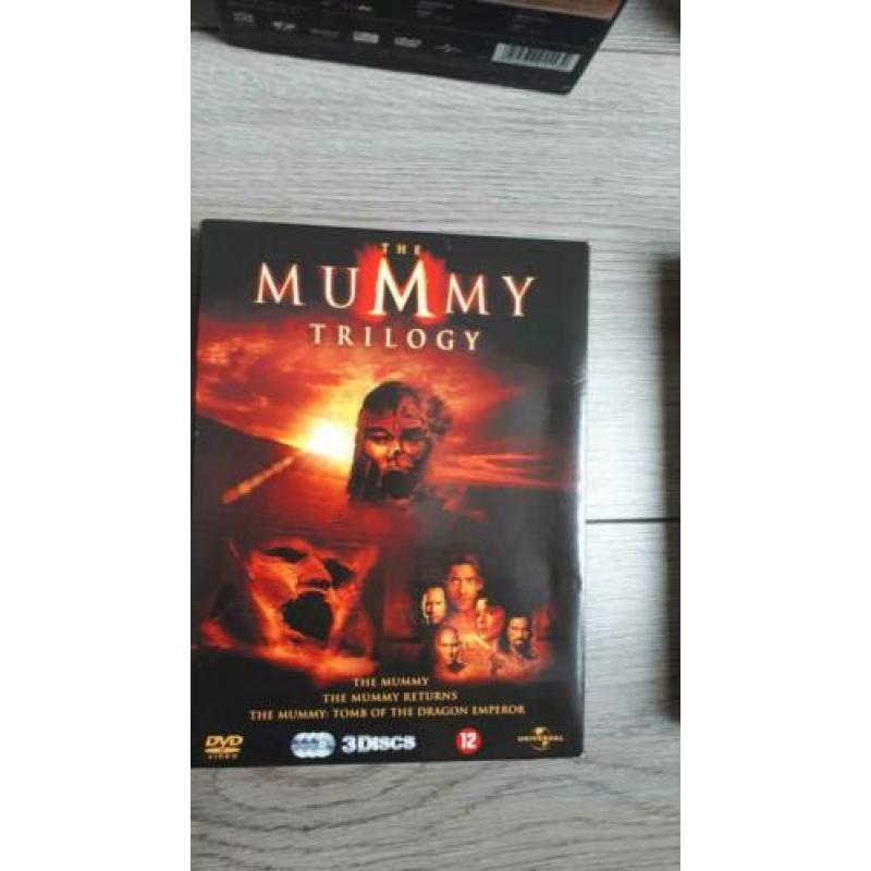 Dvd box sets, o.a. Dexter, The Wire, Oz, Heroes