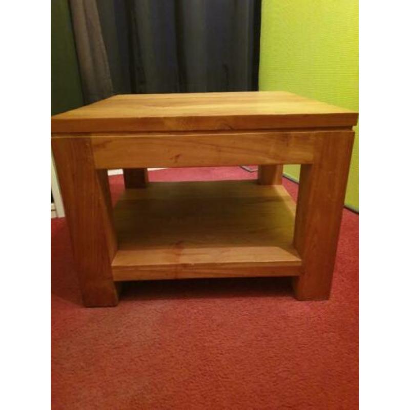 salontafel taek 60x60 cm hoogte 45 cm massief