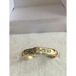14 krt.geel gouden diamonde ring met 7 diamanten