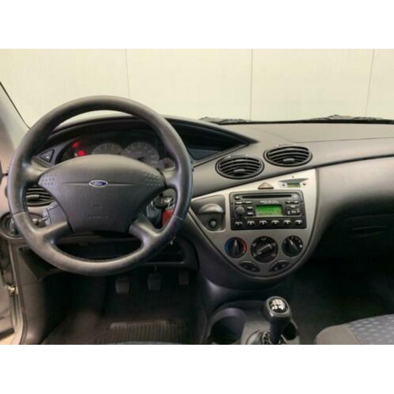 Ford Focus Wagon 1.6-16V Collection AIRCO-LMV-DAKRAILS-ELECT