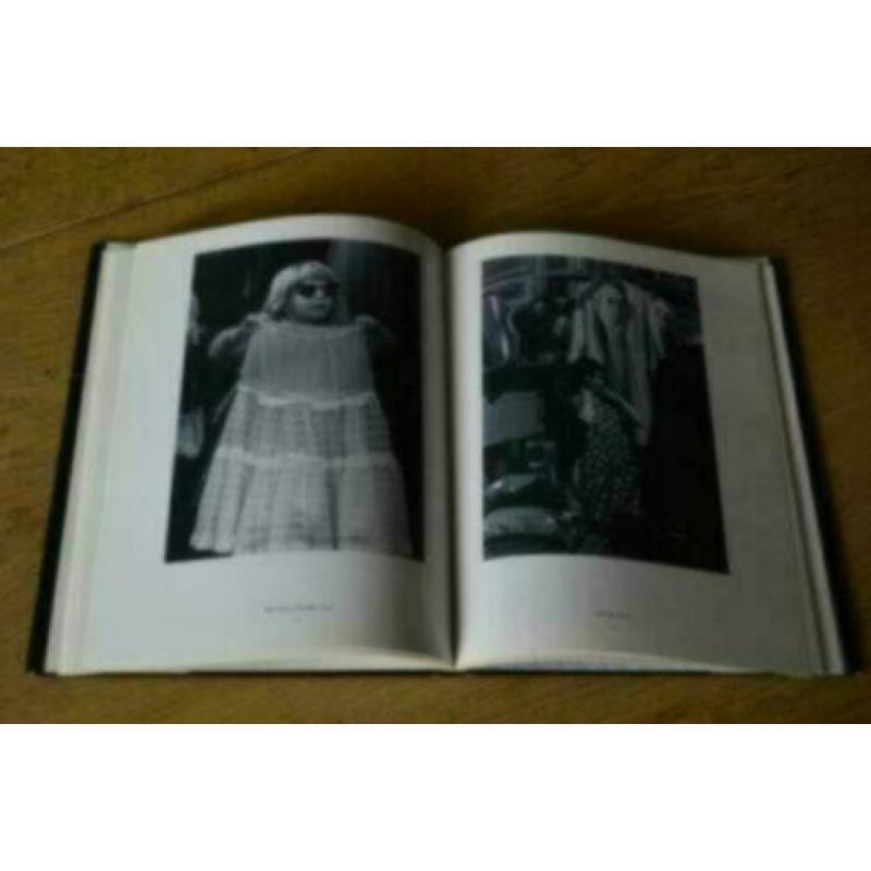 Graham Ovenden - Childhood streets / fotografie