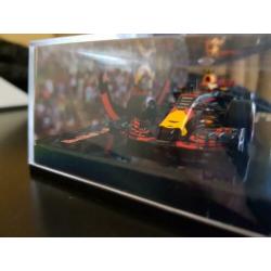 Max Verstappen Red Bull RB 13 winner Mexican GP 2017