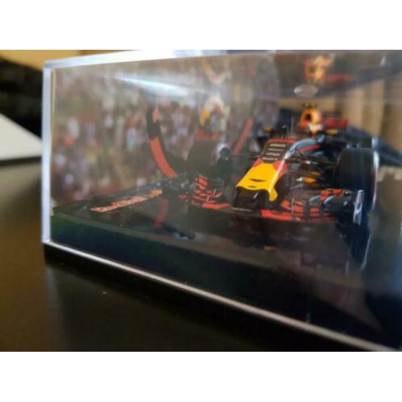 Max Verstappen Red Bull RB 13 winner Mexican GP 2017