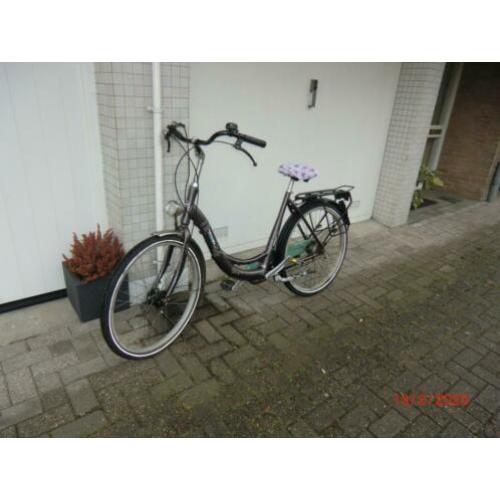 Rivel kleine dames fiets,26 inch,Hand rem en 3x versnelling.