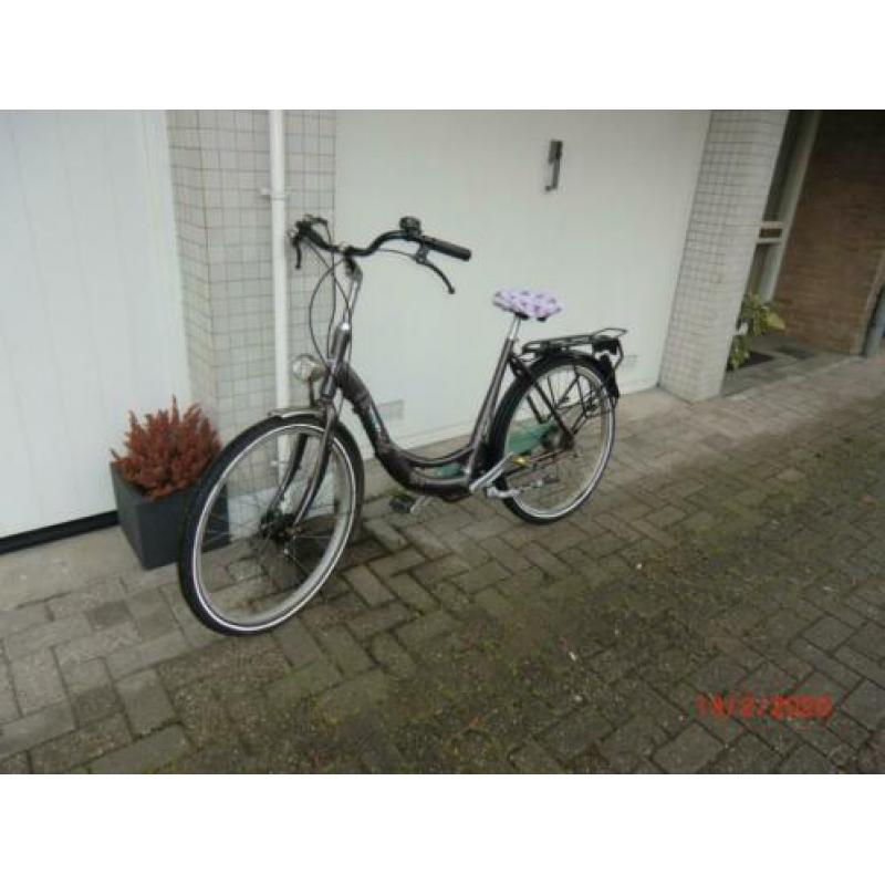 Rivel kleine dames fiets,26 inch,Hand rem en 3x versnelling.
