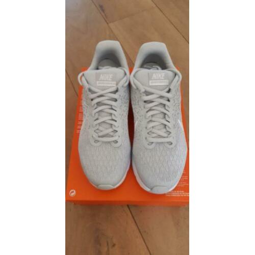 nieuw Nike Air Max Sequent maat 36 lichtgrijs