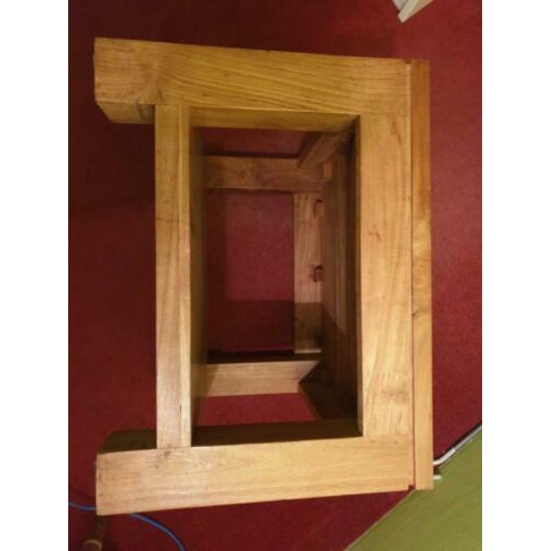 salontafel taek 60x60 cm hoogte 45 cm massief