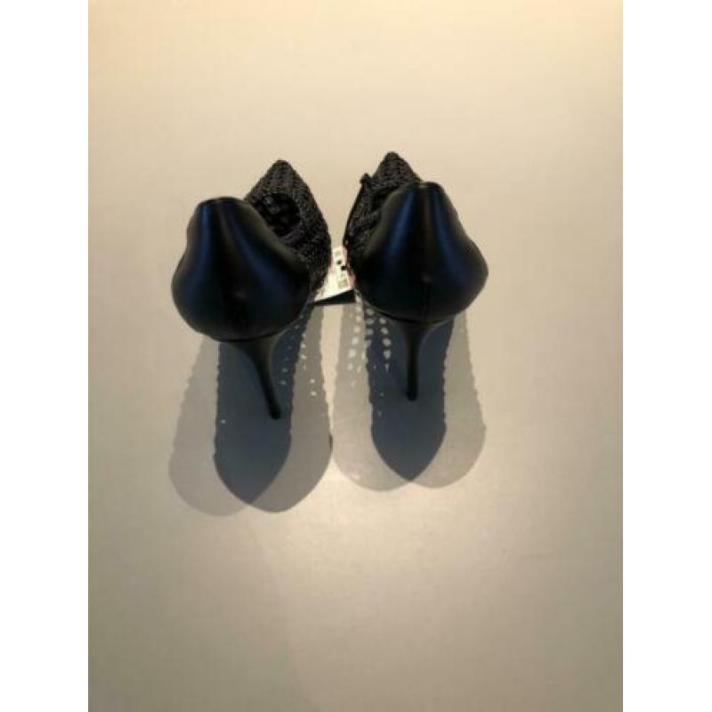 Zara pumps. Nieuw met kaartjes. Ongedragen