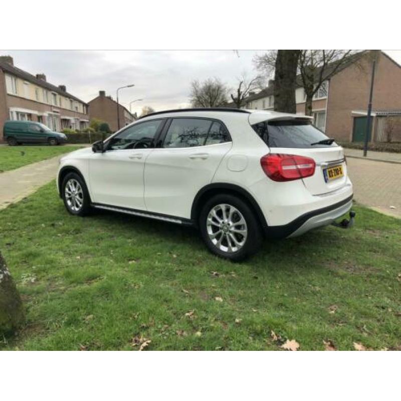 Mercedes GLA-Klasse Gla180 CDI Aut7 2015 Wit Panoramadak